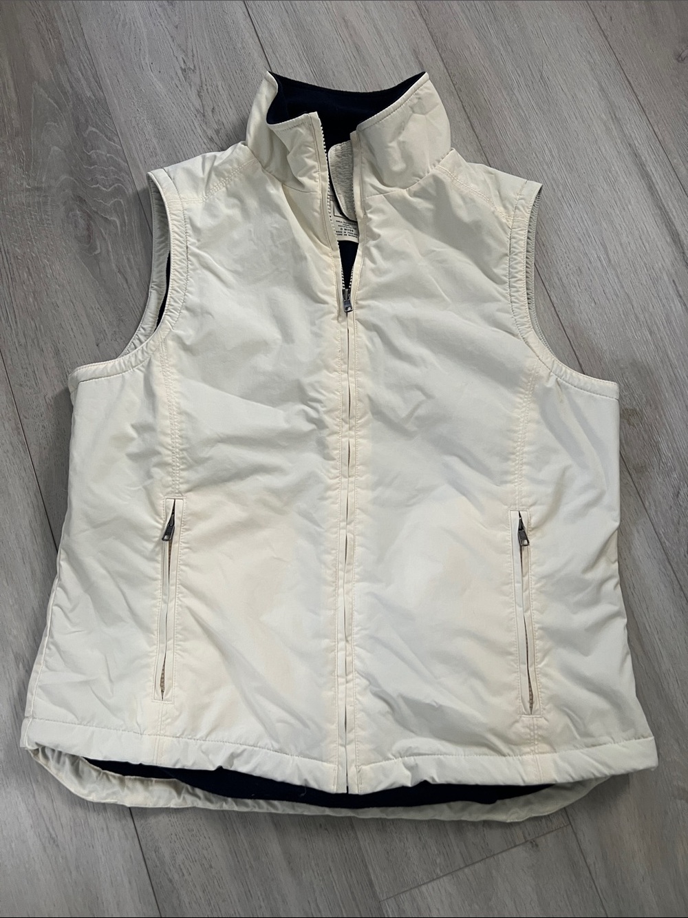 L.L Bean Lined Outdoor Fall/Winter Cream & Navy Vest Size Medium